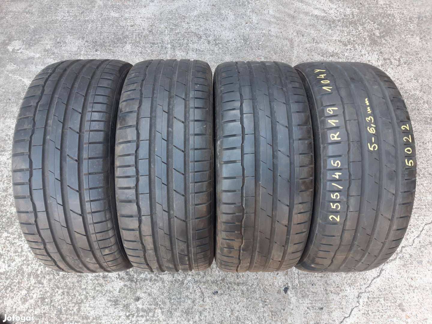 25545 R19 -nyárigumik