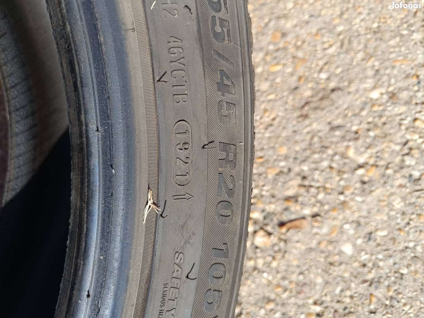 255/45 R20 téli gumi garnitúra Kumho 