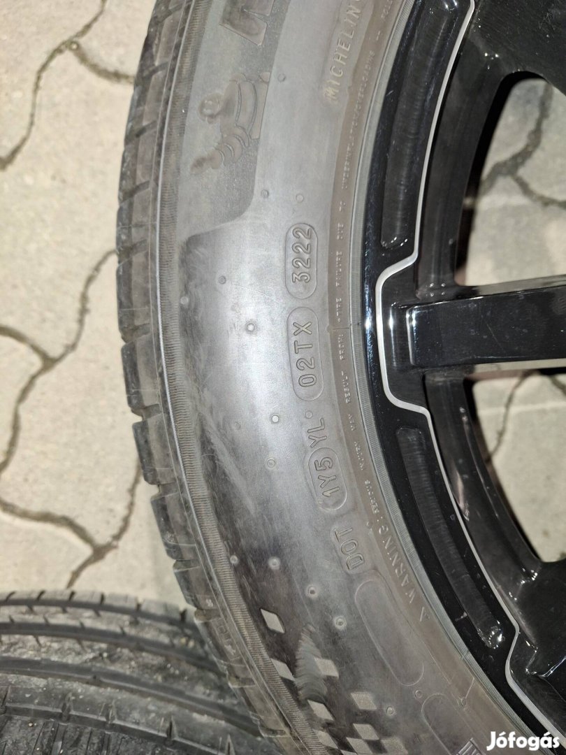 255/50R20 michlein nyarigumi garn merci X osztályra. 