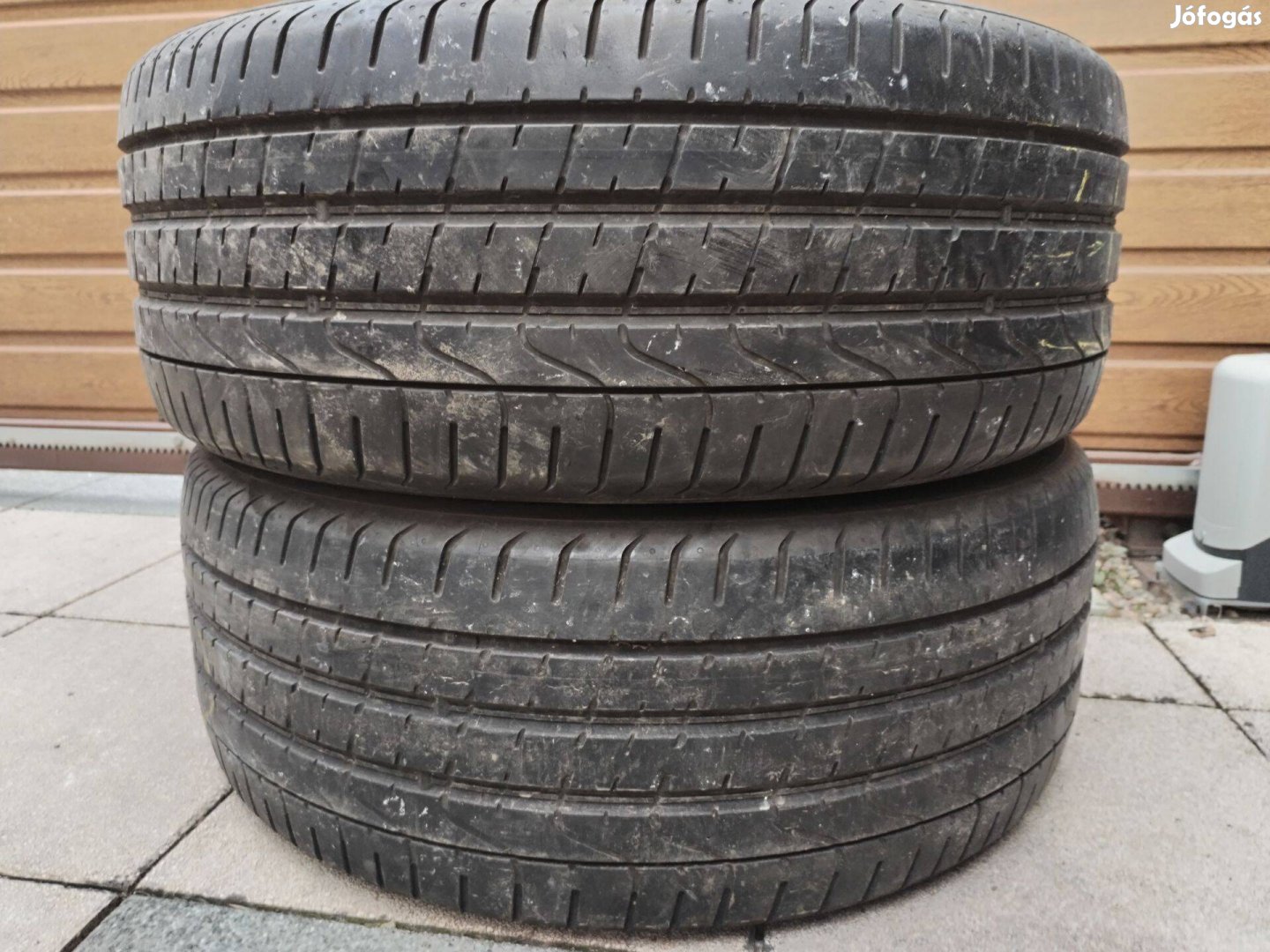 255 50 20 pirelli nyári gumi 2 db