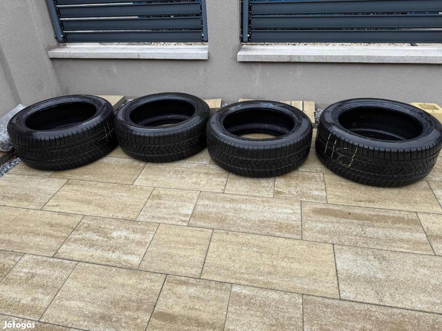 255/50 R19 Pirelli scorpion 19" téligumi szett