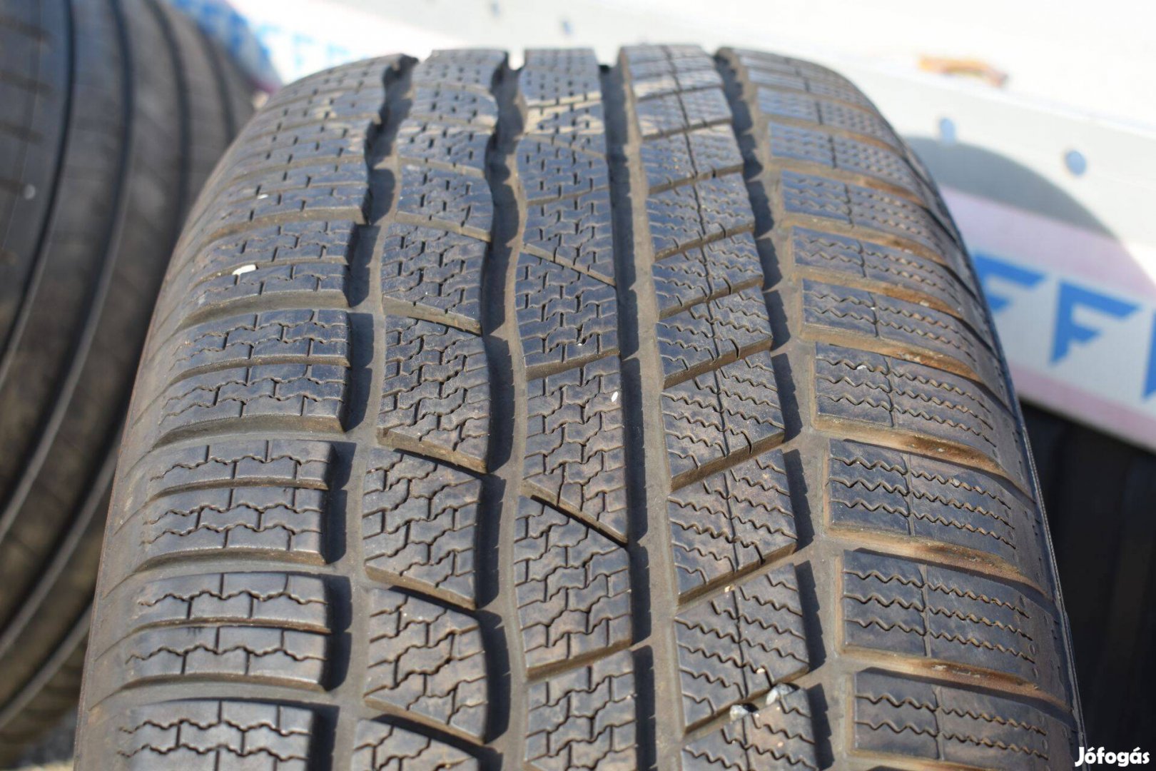 255/50 R20 Continental Contiwintercontact TS830P téli 8mm 4db