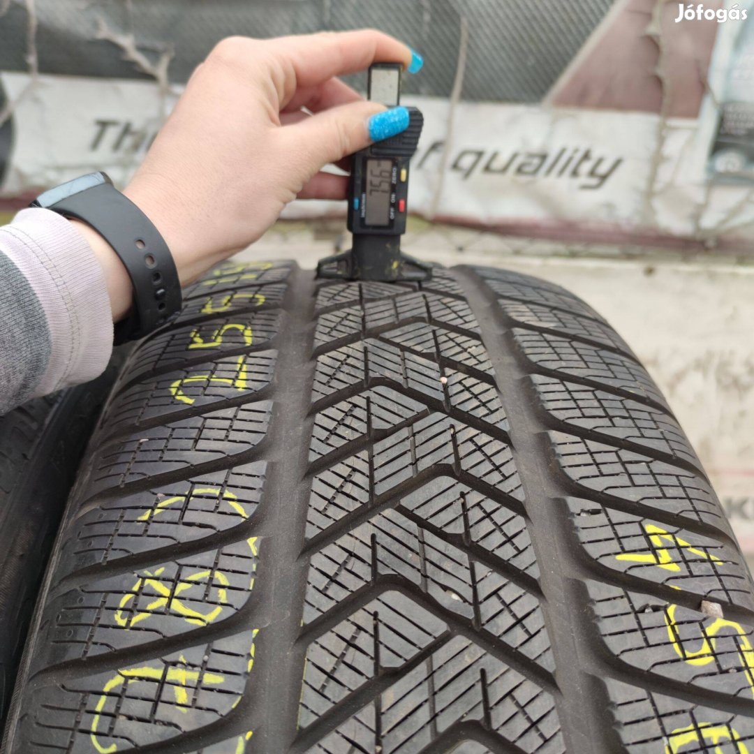 255/50 R20 Pirelli téli gumi 45000ft a 4db /78/
