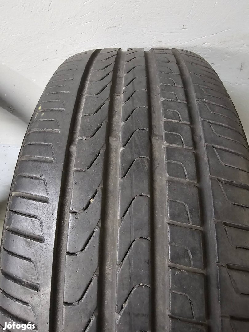 255/55 R18 Pirelli defekttűrő nyári gumi