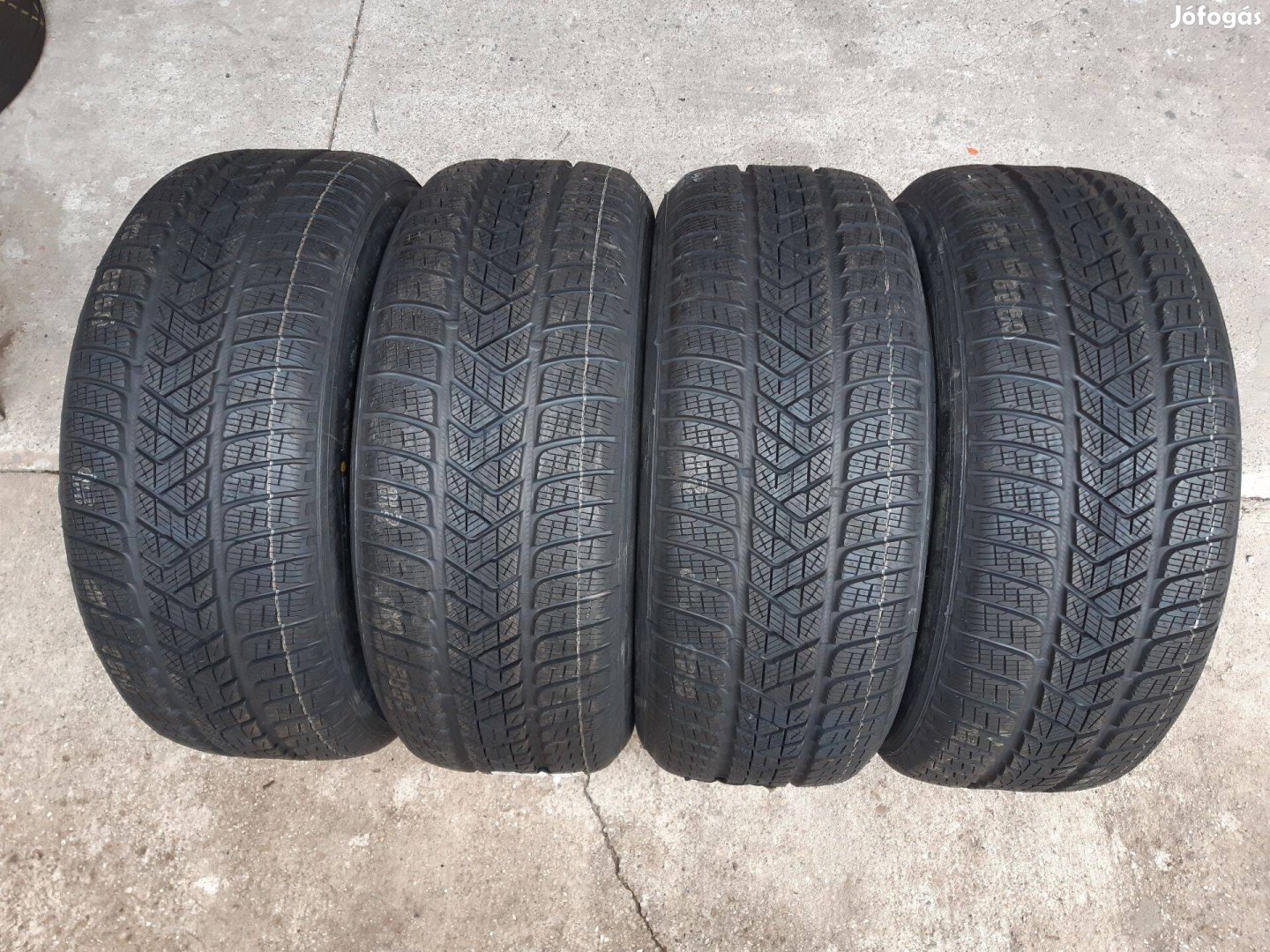 255/55 R18 -új Pirelli Run Flat téligumik