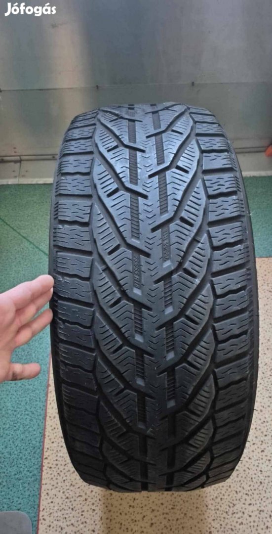 255/55 r18téligumi Bmw felnivel eggyütt