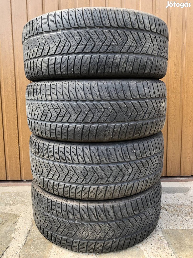 255 60 18 Pirelli téli gumi 255/60/18