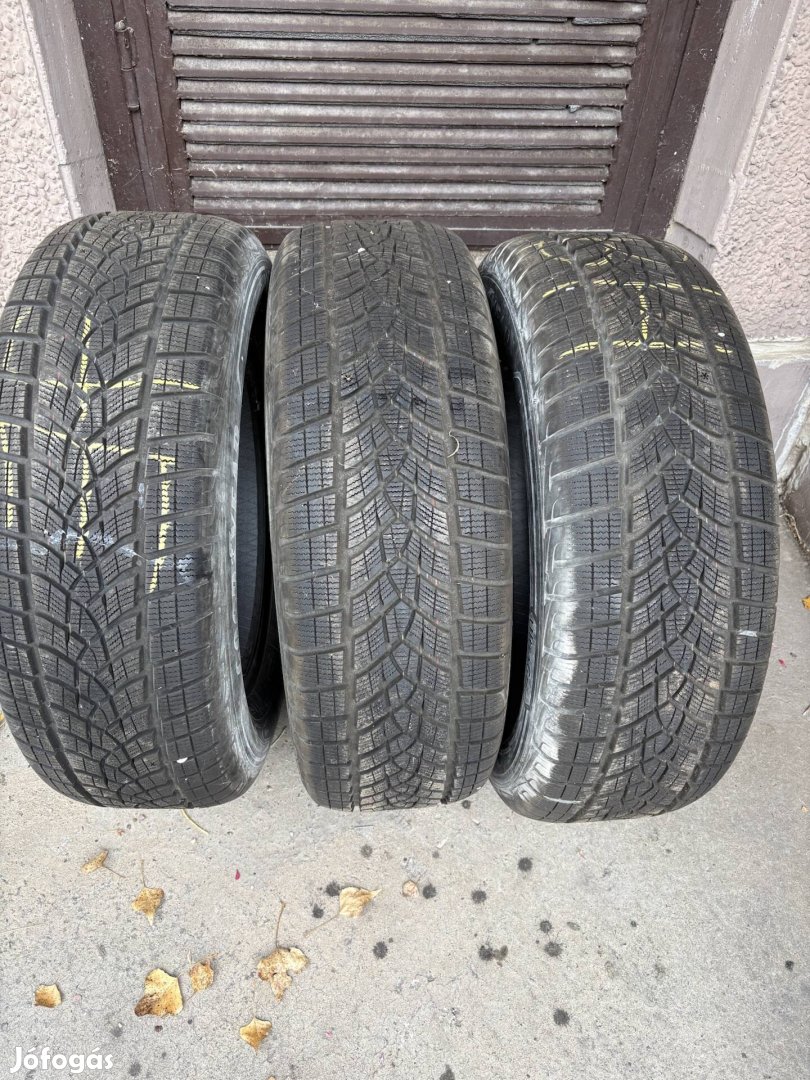 255/65 R18 Téligumi