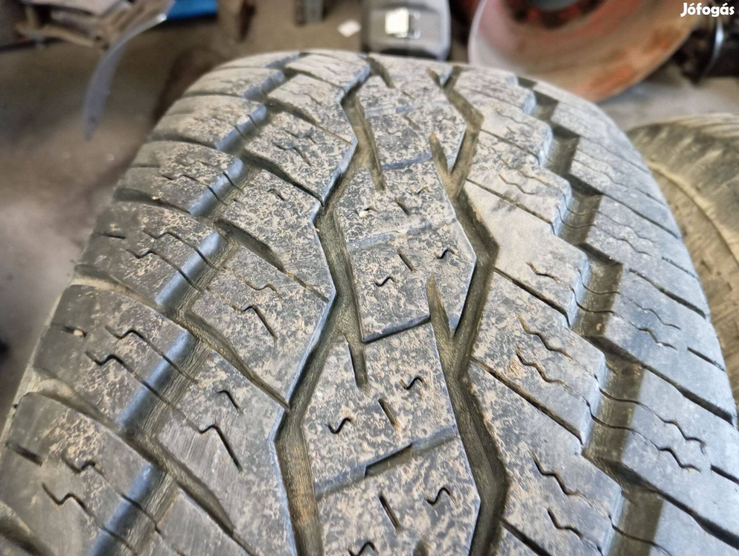 255/70R16 Toyo