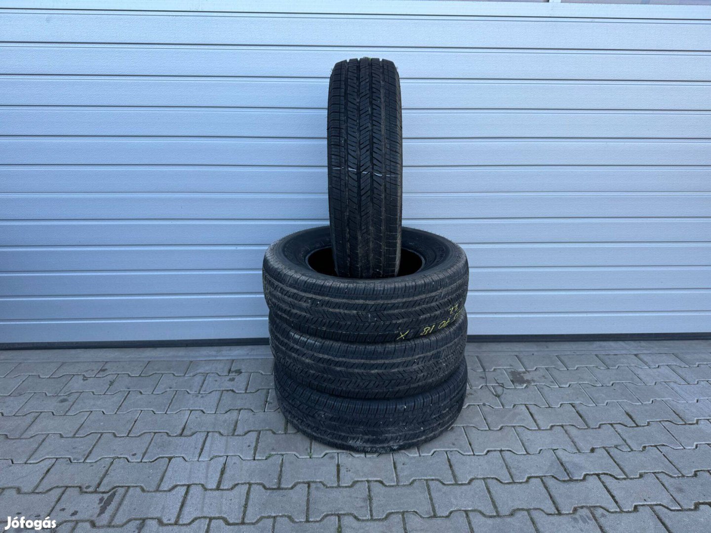 255/70R18 255 70 18 Bridgestone négyévszakos gumi