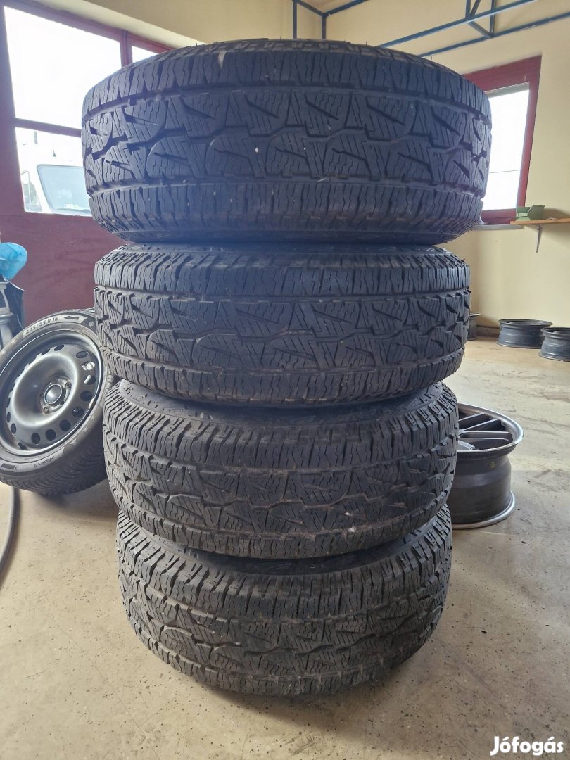 255/70r16 Bridgestone A/T gumik újszerűek