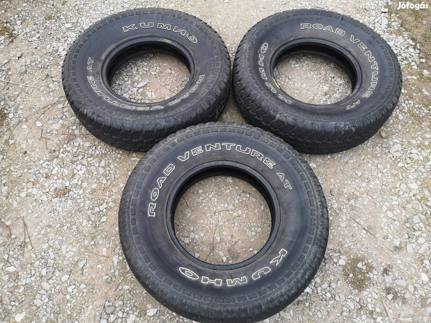 255/75 R15 Kumho Road Venture AT 3db terepjáró gumi 