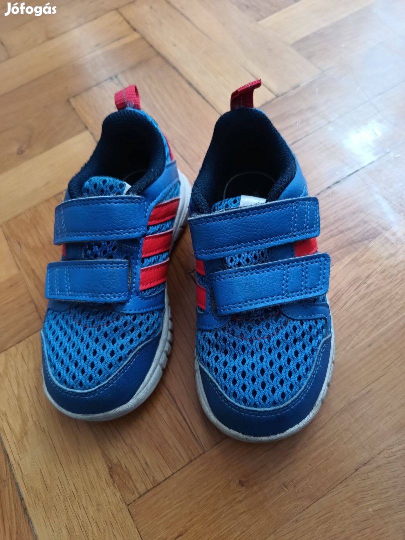 25-os Adidas gyerek cipő