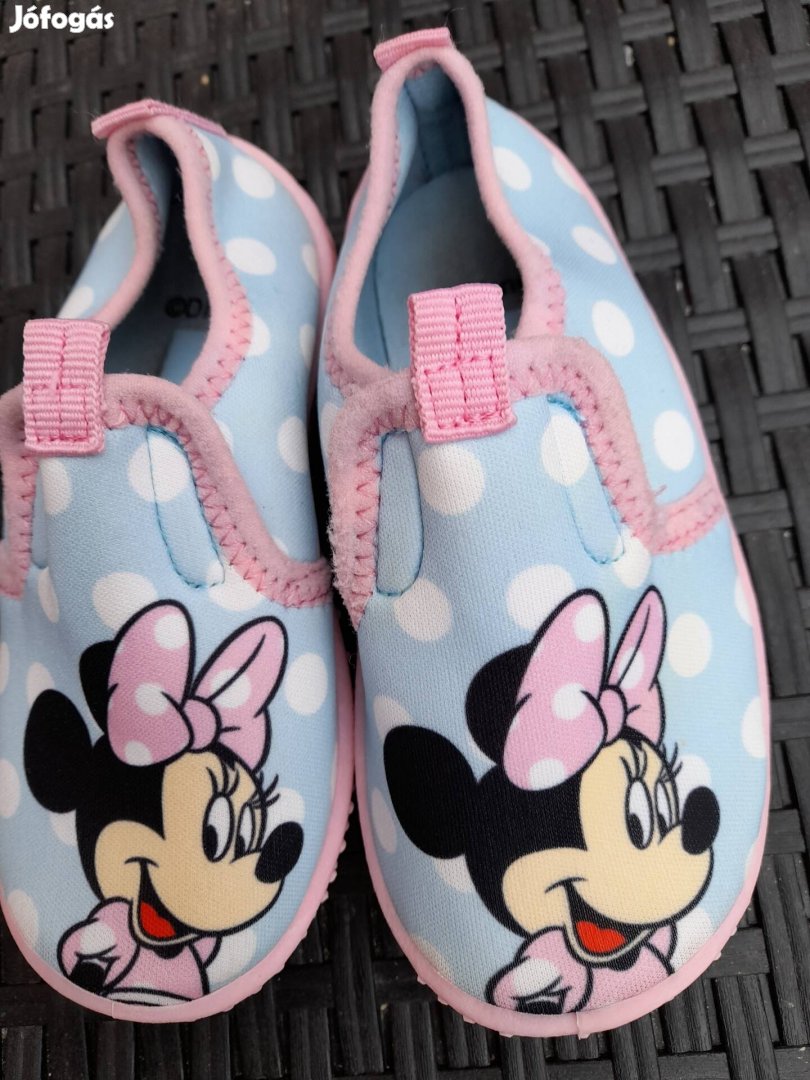 25 ös Disney papucs, vizi cipő