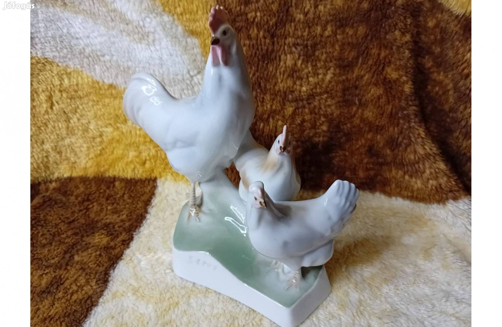 260162 Zsolnay Sinkó porcelán tyúkudvar figura