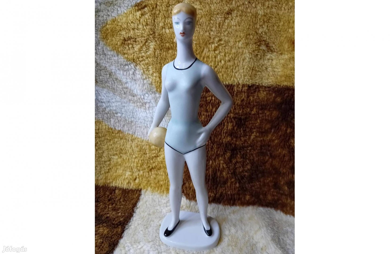 260176 Hollóházi porcelán tornászlány figura