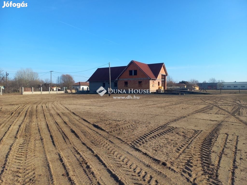 261 nm-es ház eladó Kecskemét