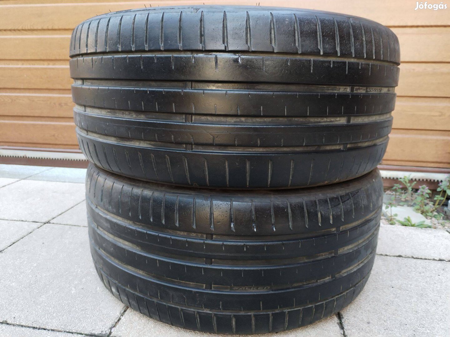 265 35 20 falken nyári gumi 2 db 2023.42.hét