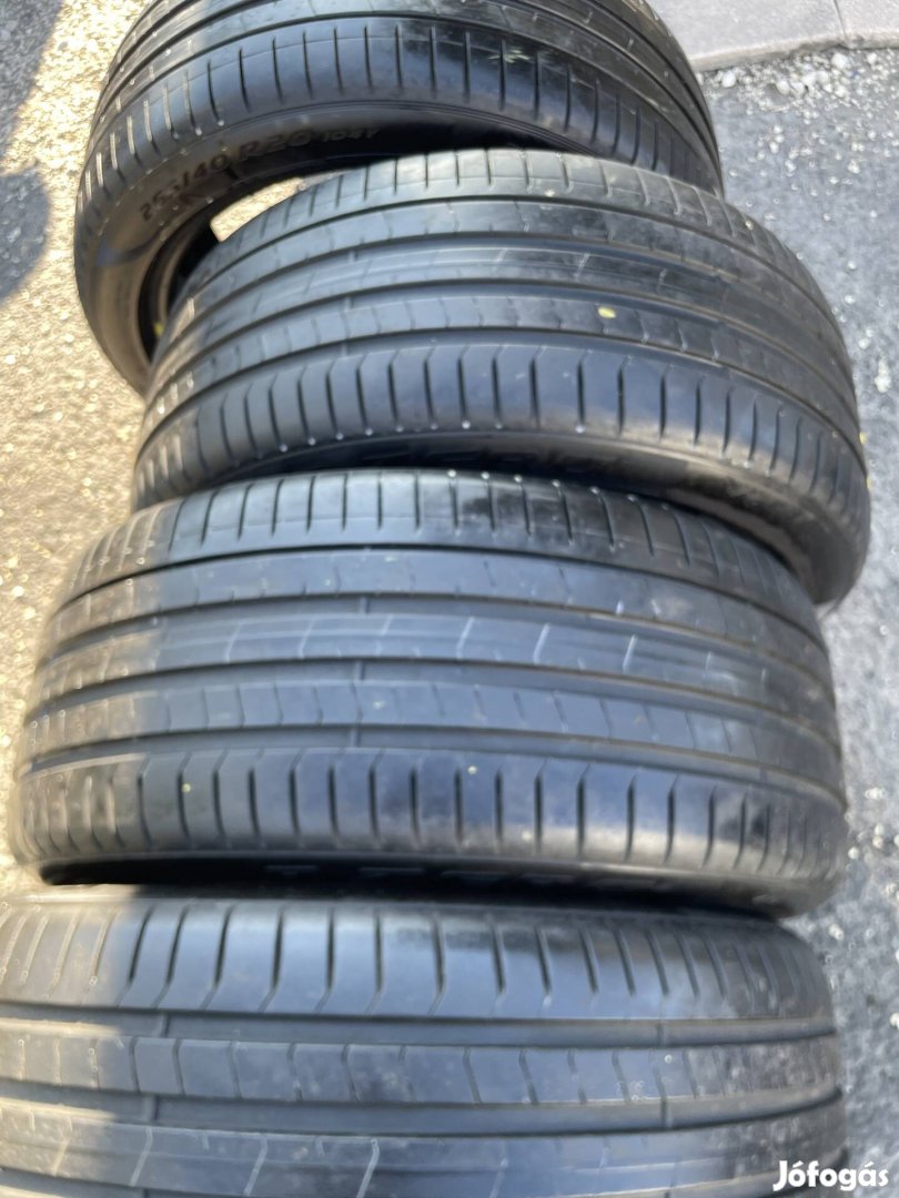 265 40 20 Pirelli nyári Dot24