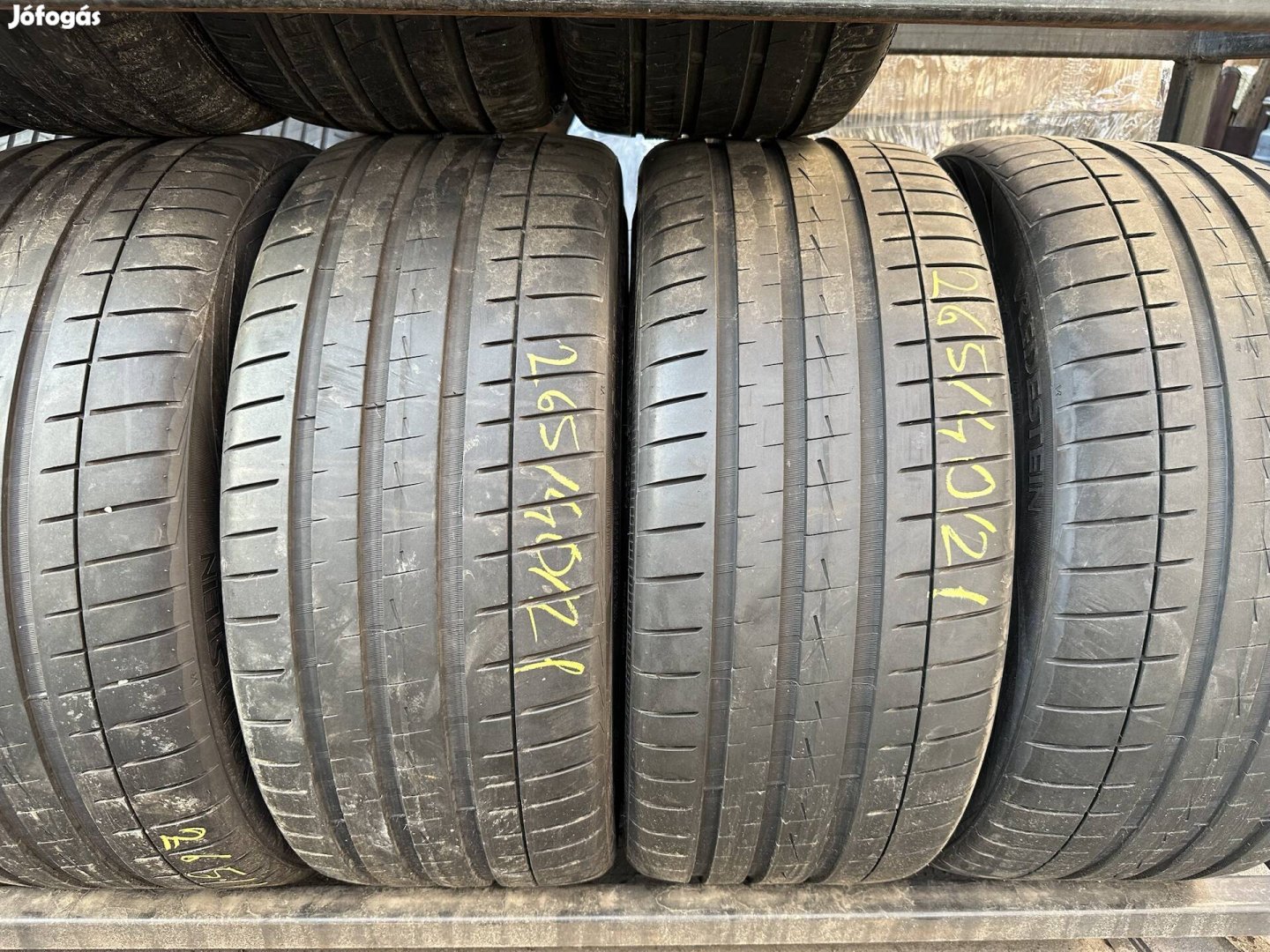 265/40 R21 Vredestein 2022