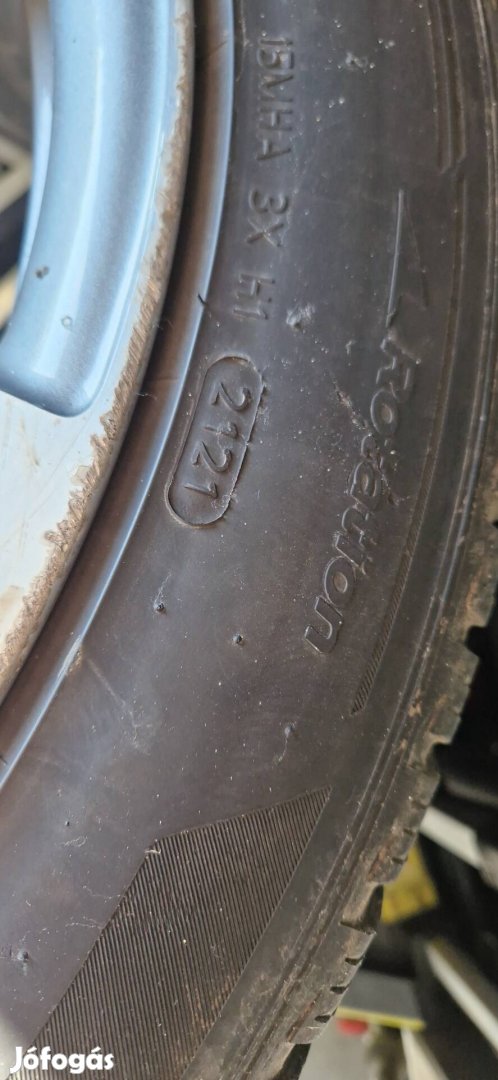 265/45R21 4db Hankook téligumi