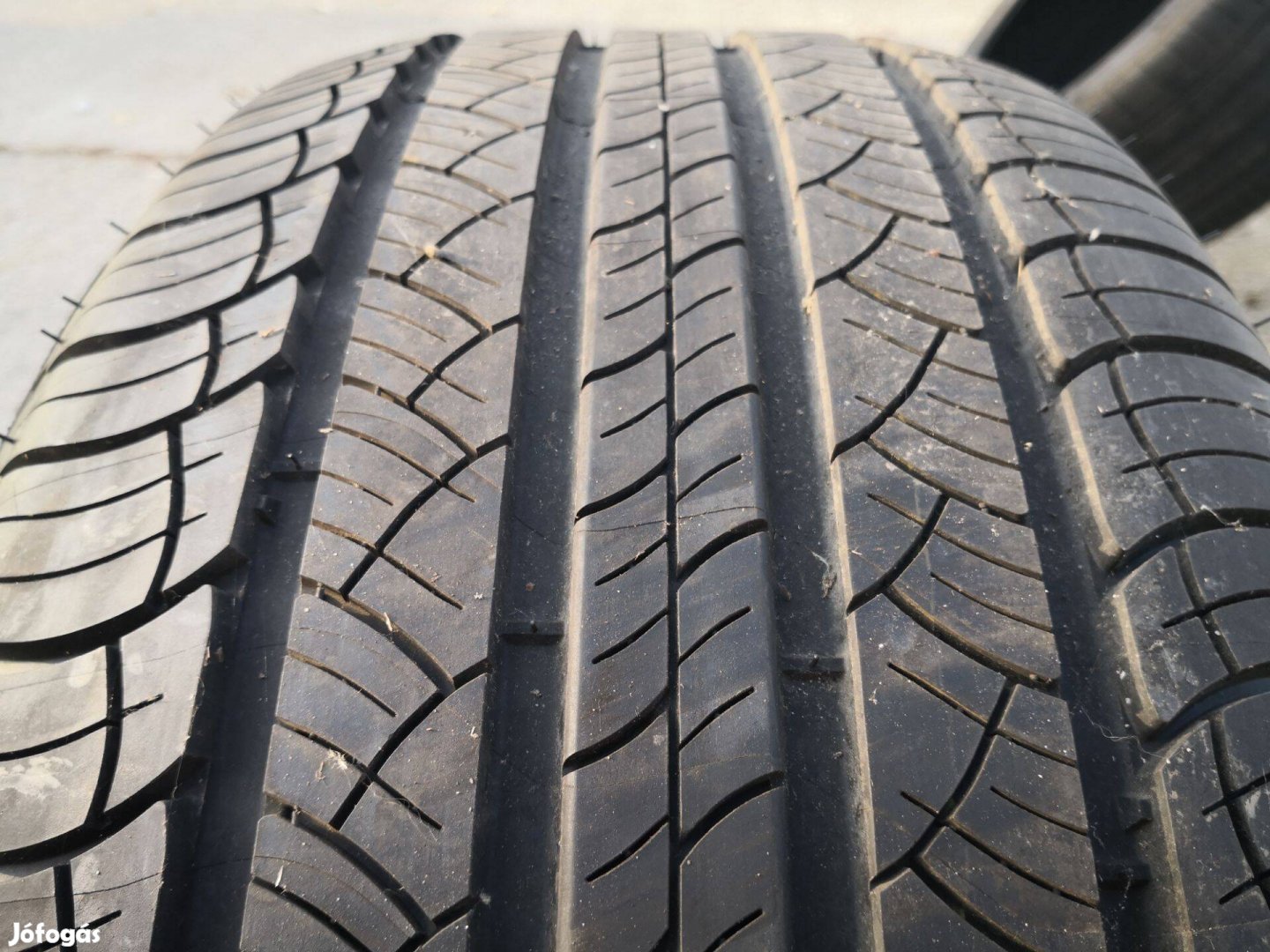 265/45 R21 Michelin Latitude Tour HP négyévszakos 6,5mm