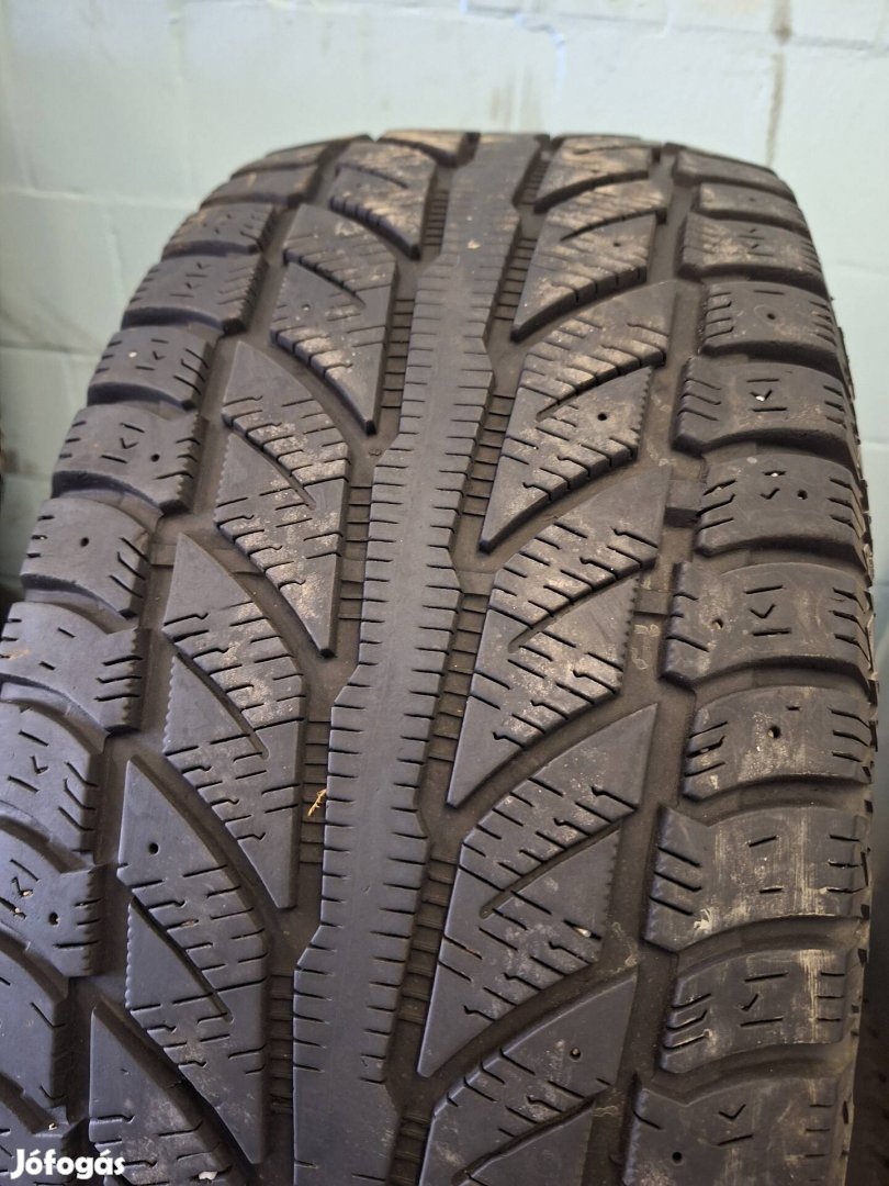 265/60R18 téligumi