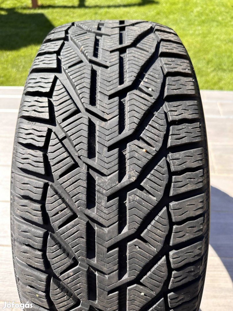 265/60 R18 Taurus SUV Winter