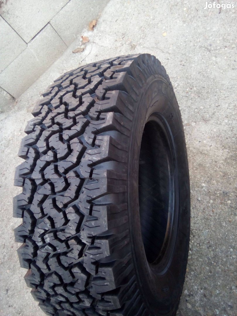 265/70R15 AT mintás terepgumi