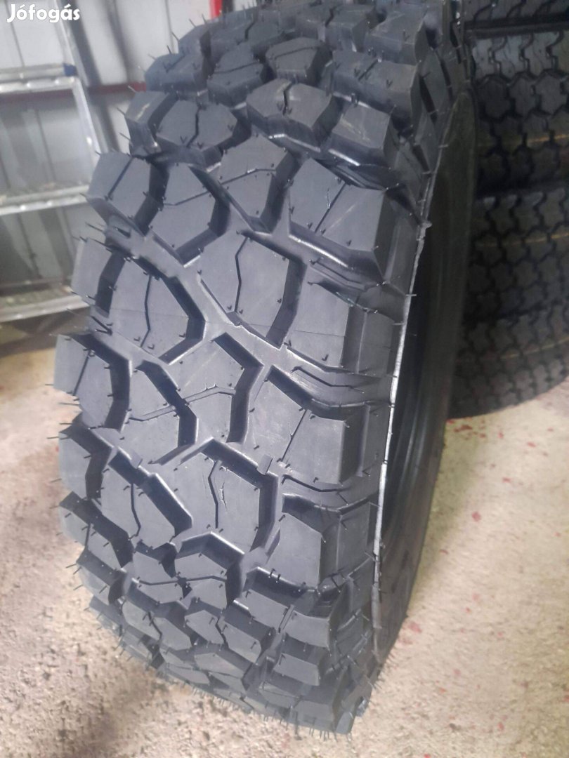 265/70R16 KM2 mintás terepgumi