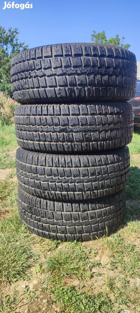 265/70r15 4db Cooper Discoverer terep gumi 5000Km-t futott