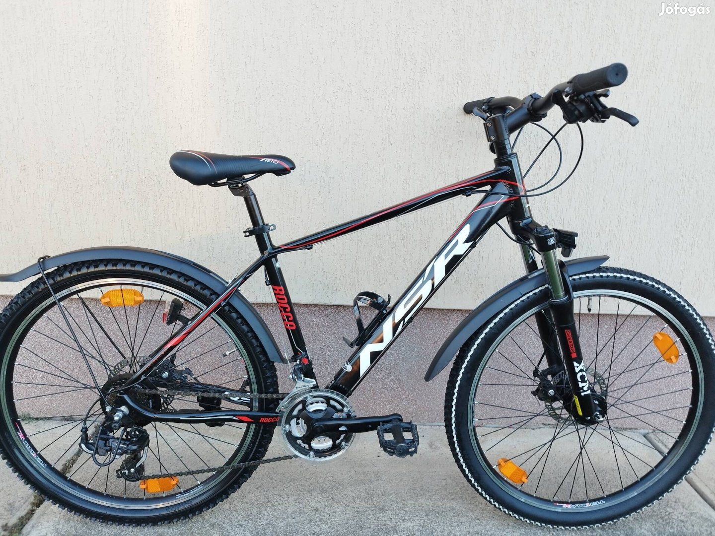 26" NSR Rocco agydinamós, tárcsafékes, alu vázas kerékpár.