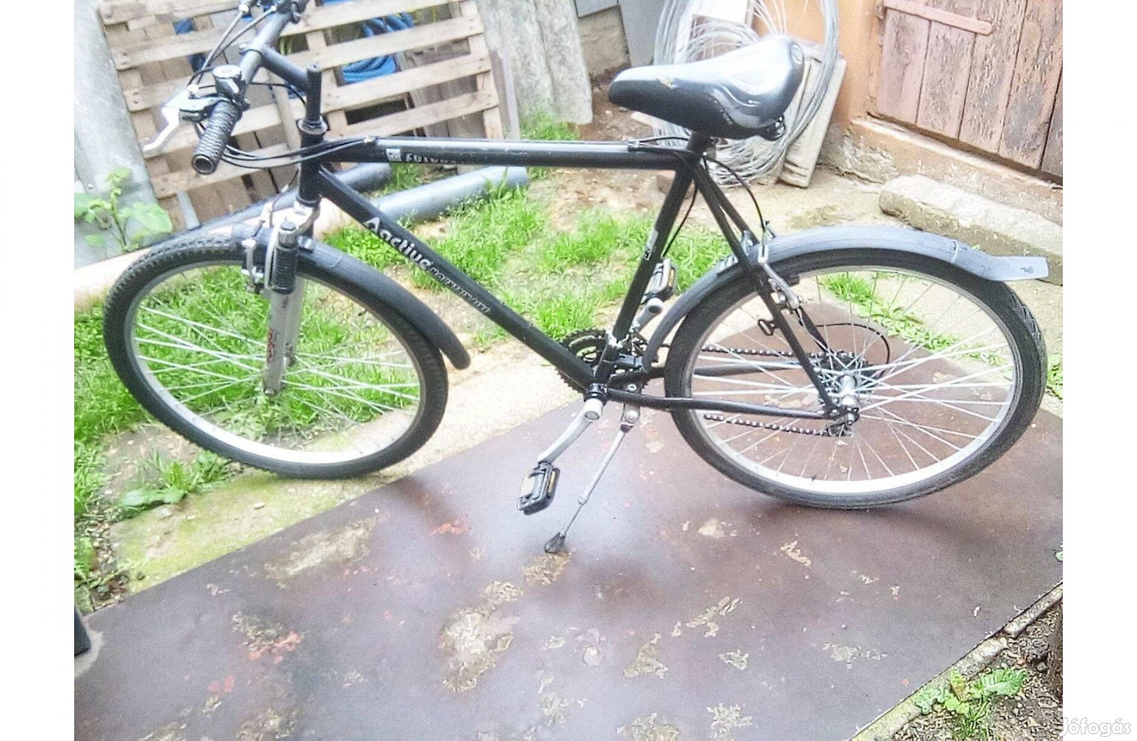 26"-os férfi mountain bike kerékpár új hátsókerékkel eladó