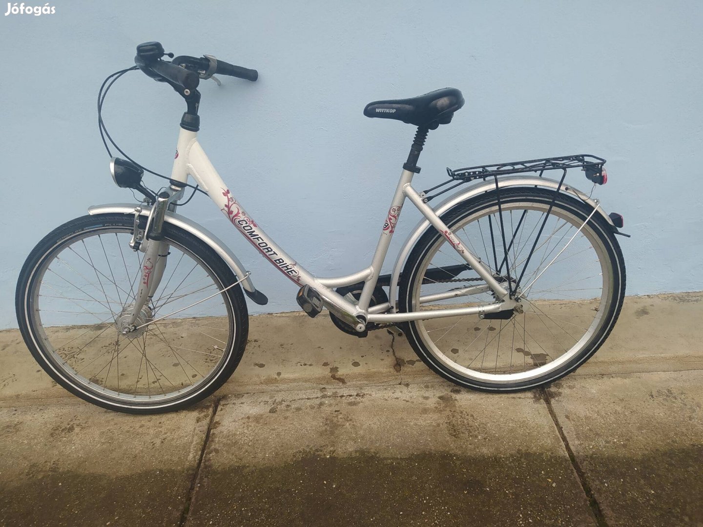 26- ős nöi mélyvazas kerékpar agydinamos
