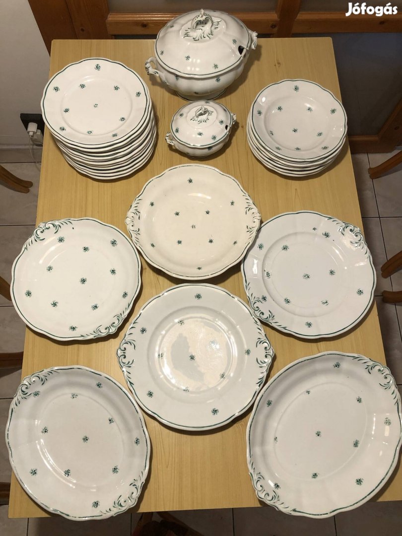 26 darabos masszív porcelán étkészlet