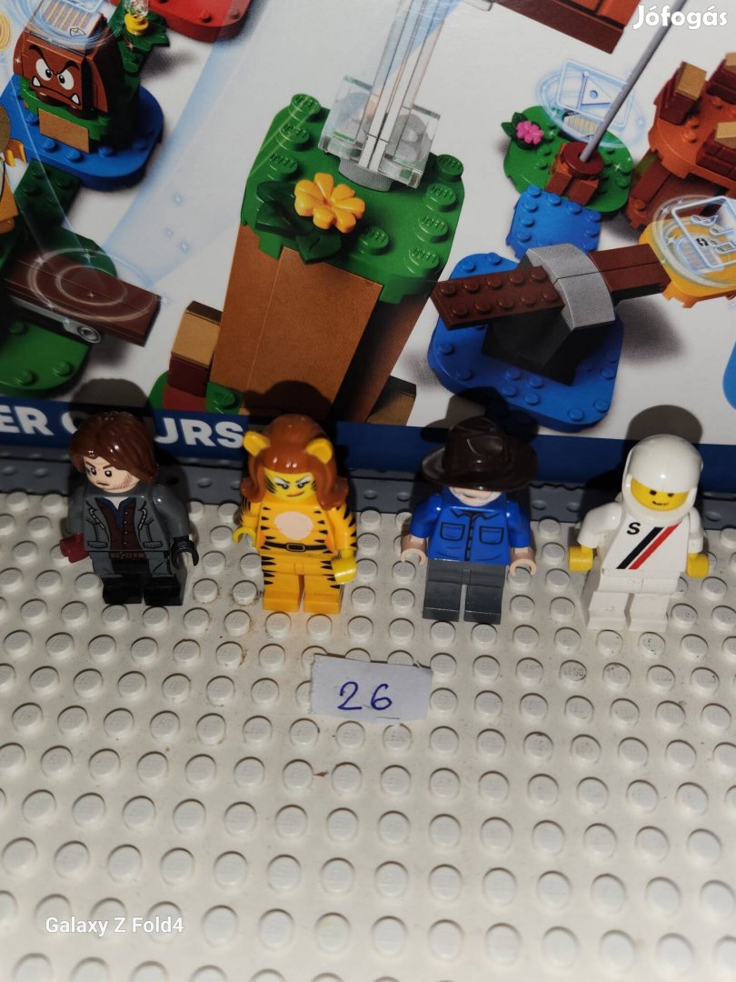 26 lego figurák nagyon olcson 