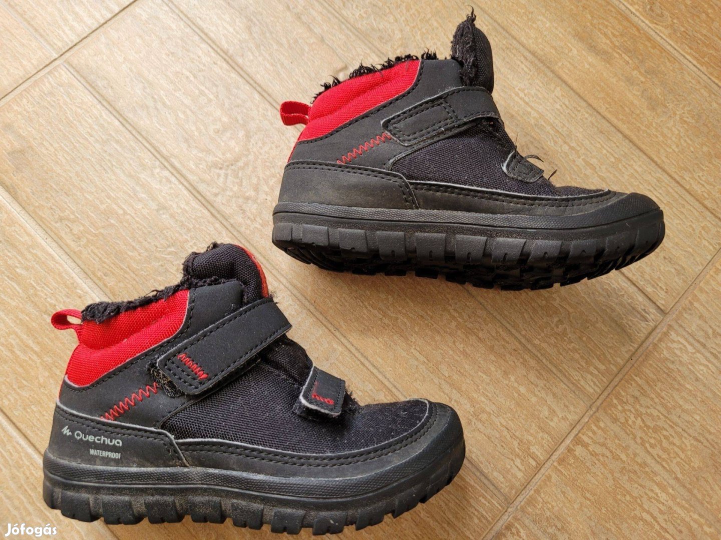 26-os Decathlon Quechua bakancs, téli bélelt cipő