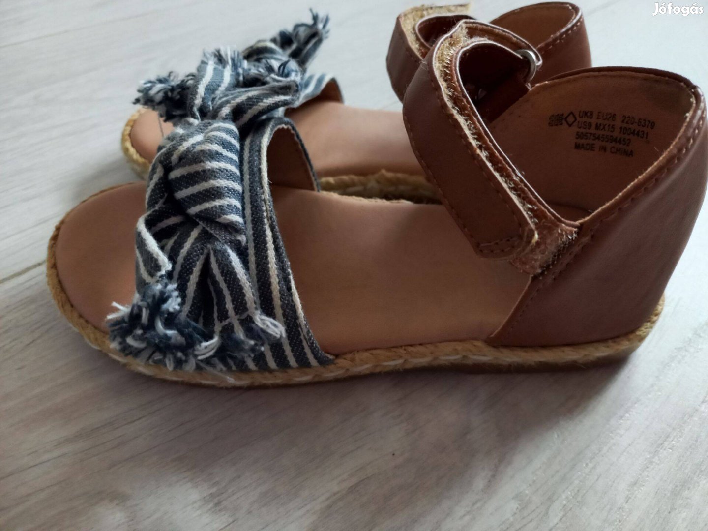 26-os FF szandál