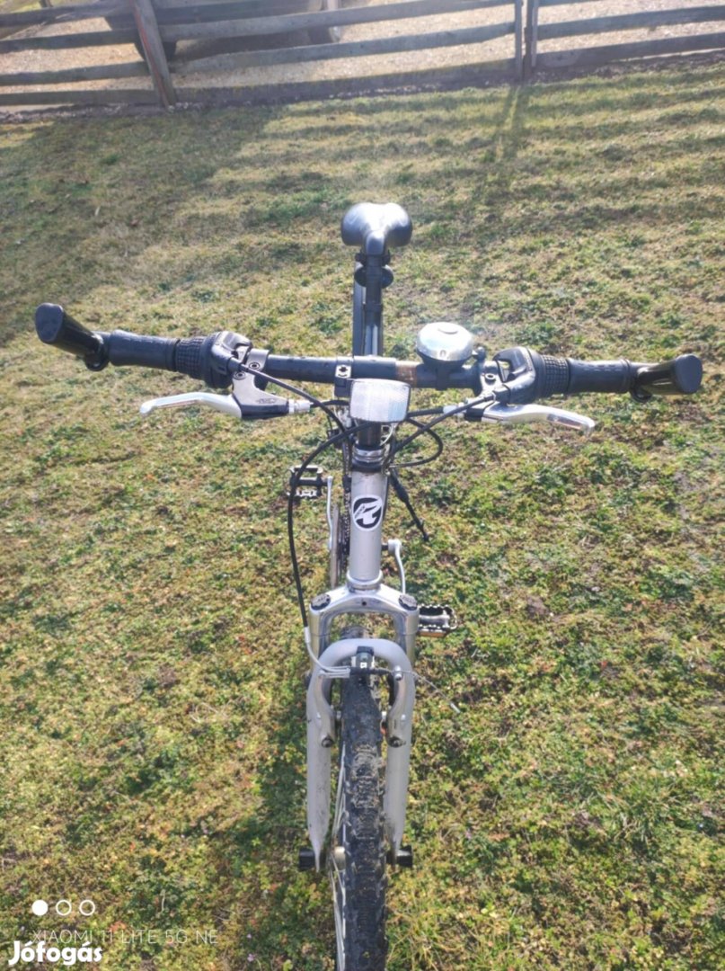 26-os Mountain bike kerékpár eladó.