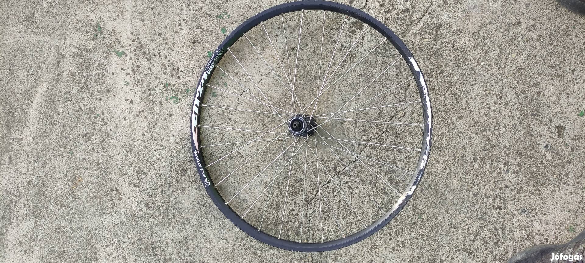 26"os Shimano tárcsafékes első kerék 