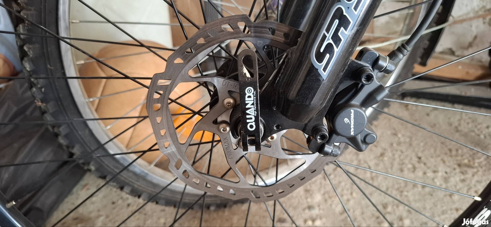 26-os Stratos tárcsafékes, teleszkópos kerékpár