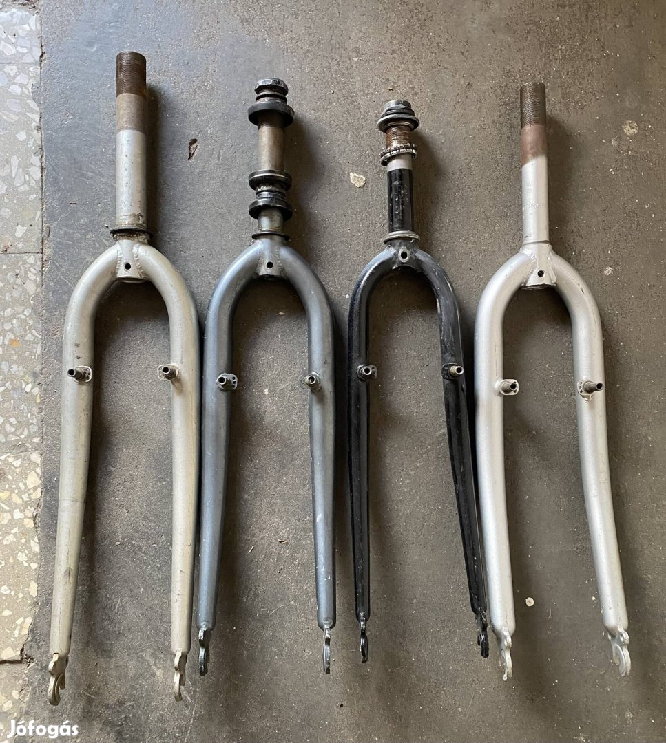 26-os kerékpár villák .