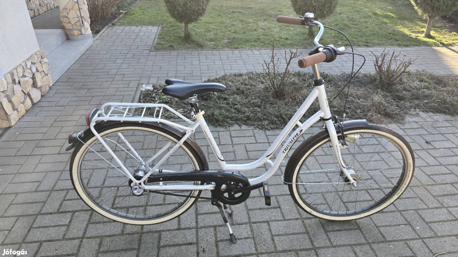 26-os női, agyváltós Triumph kerékpár