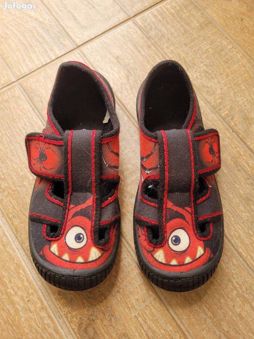 26-os váltócipő, vászoncipő