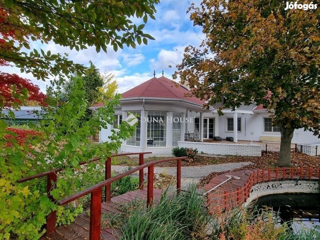 273 nm-es ház eladó Kápolnásnyék