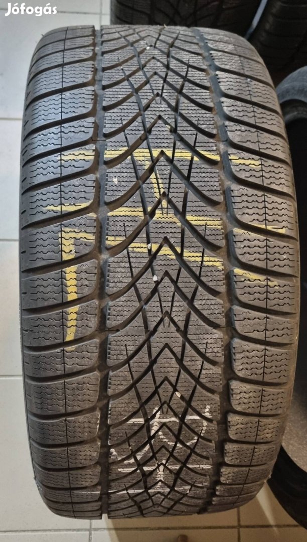 275/30R21 Dunlop SP Winter Sport 4D téligumi