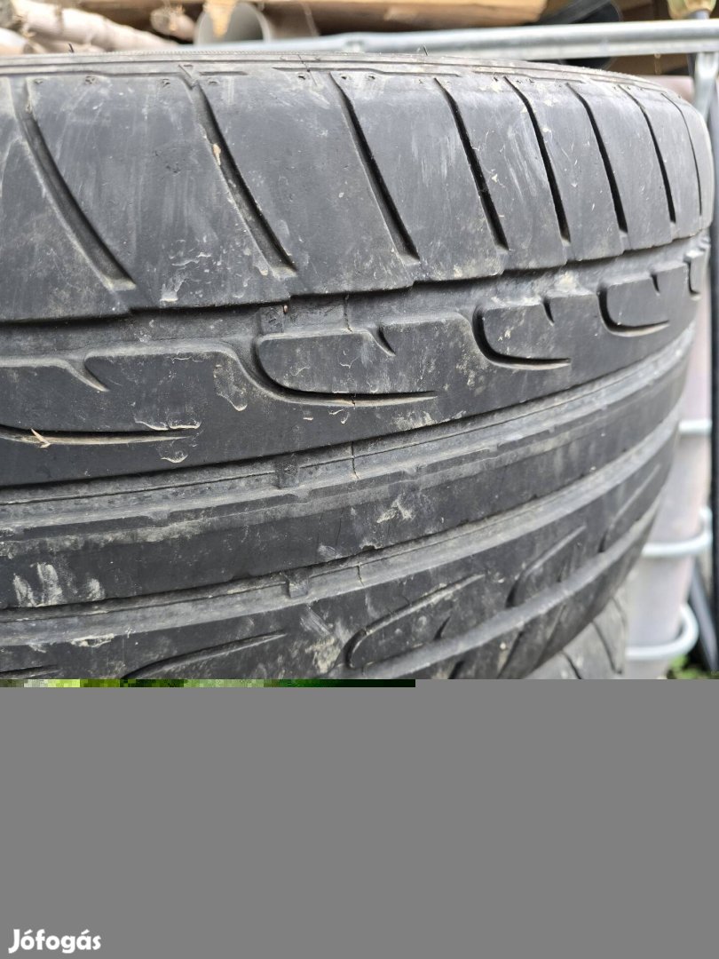 275/35R20 nyarigumi 3-4 mm mintával dunlop 