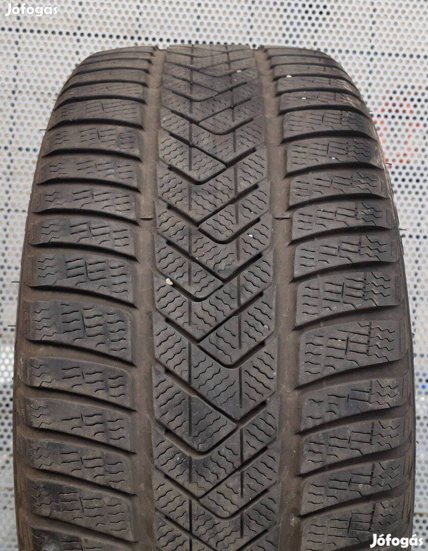 275/35 r19 Pirelli Sottozero 3 Winter. Defekttűrős. 2db