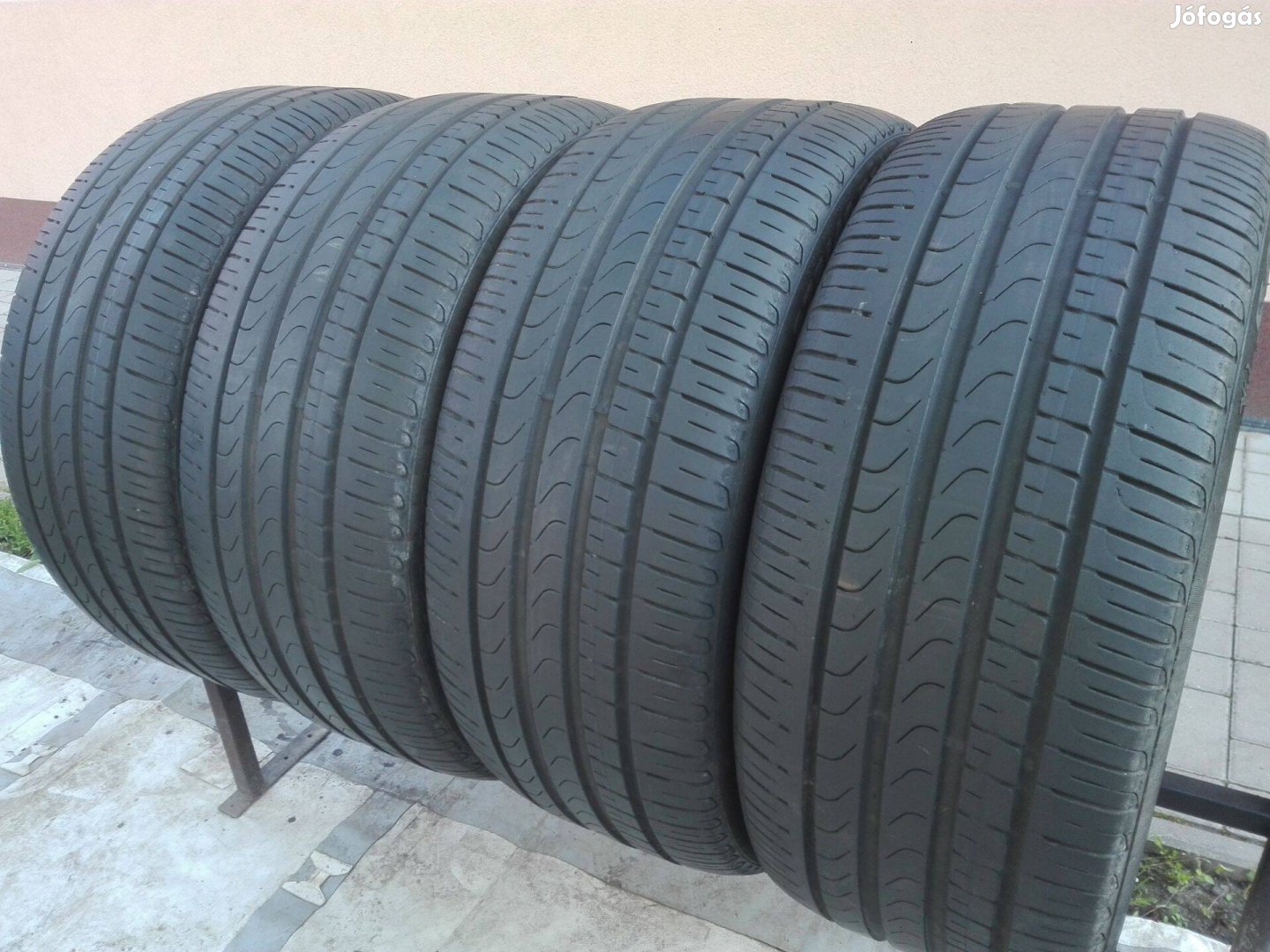 275/40R21 Pirelli nyári gumi garnitúra 275/40 r21