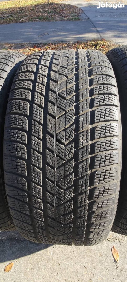 275/40 R22 Pirelli Scorpion Winter újszerű gumiabroncs